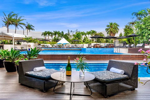Shangri-La Hotel, The Marina - Sydney 4u 6
