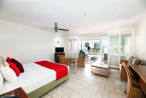 Ramada By Wyndham Cairns City Centre - Sydney 4u 1
