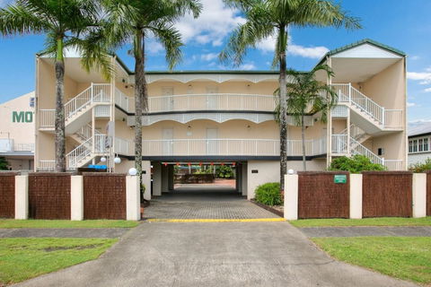 Cairns City Sheridan - Sydney 4u 0