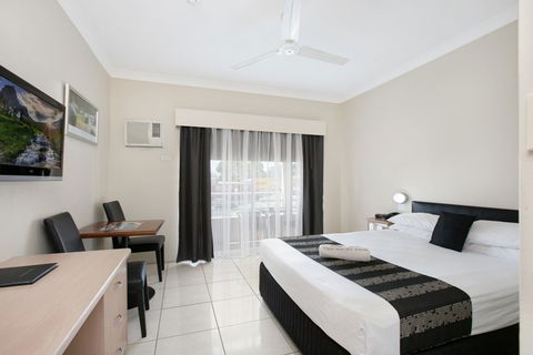 Cairns City Sheridan - Sydney 4u 3