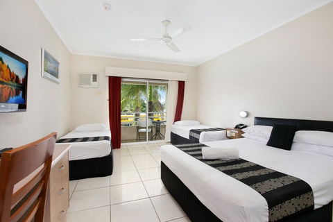 Cairns City Sheridan - Sydney 4u 5