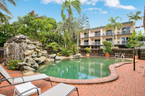 Cairns City Sheridan - Sydney 4u 7