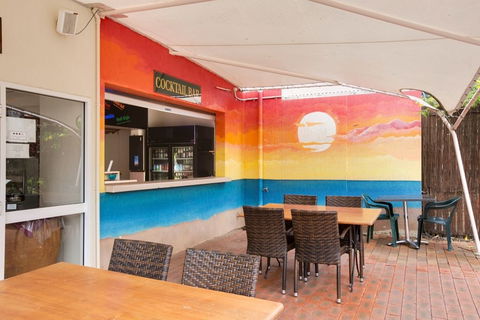 Cairns City Sheridan - Sydney 4u 8