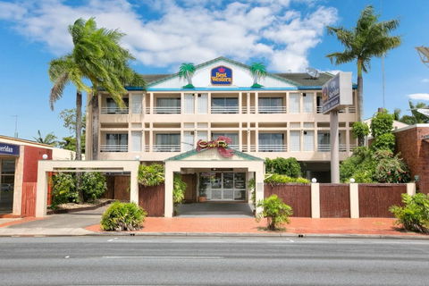 Cairns City Sheridan - Sydney 4u 11