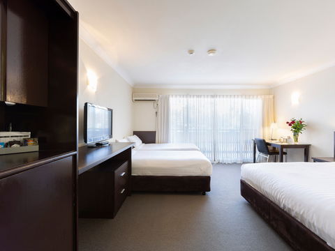 Ibis Styles Canberra Tall Trees - Sydney 4u 2