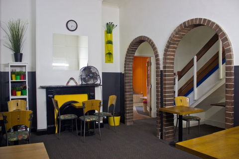 Adelaide Travellers Inn - Sydney 4u 0