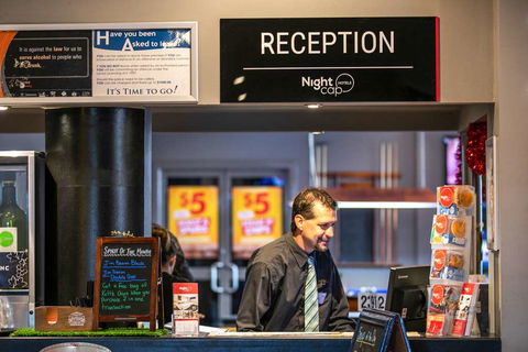 Nightcap At Hendon Hotel - Sydney 4u 1