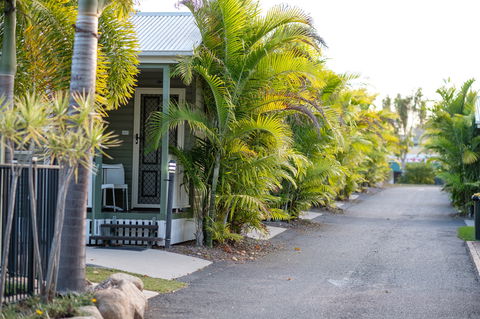 Barney Beach Accommodation Centre - Sydney 4u 0
