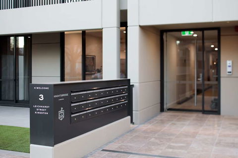 Knightsbridge Canberra - Sydney 4u 2