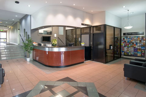 Adelaide Riviera Hotel - Sydney 4u 1