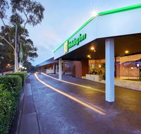 Holiday Inn Warwick Farm - Sydney 4u