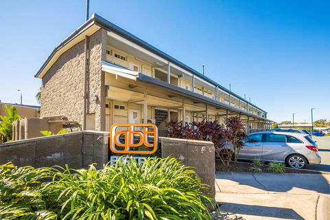 Nightcap at Golden Beach Tavern - Accommodation Sydney 0