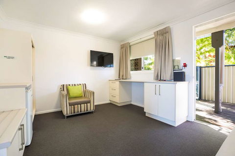 Nightcap at Golden Beach Tavern - Accommodation Sydney 2