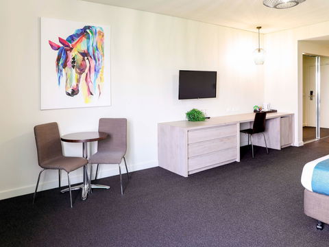 Mantra Melbourne Melton - Sydney 4u 1