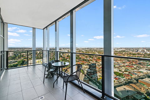 Astra Apartments Parramatta - Skyrise - Sydney 4u 1