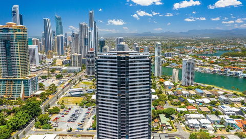 Arise Ruby Gold Coast - Sydney 4u 1