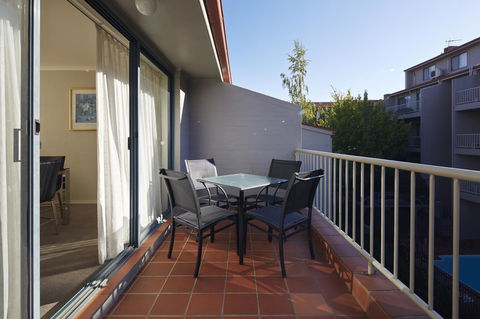 Pinnacle Apartments - Sydney 4u 5