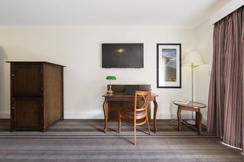 Mercure Canberra - Sydney 4u 12