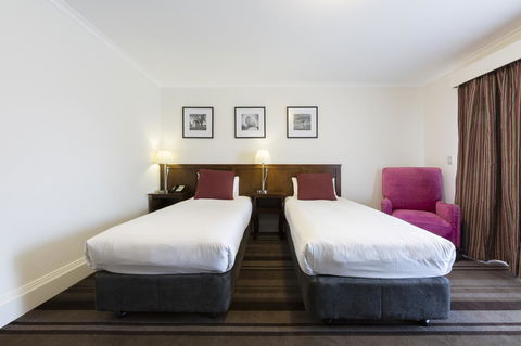Mercure Canberra - Sydney 4u 9