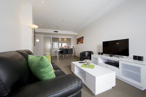 Manhattan 303 Canberra City ACT - Sydney 4u 16