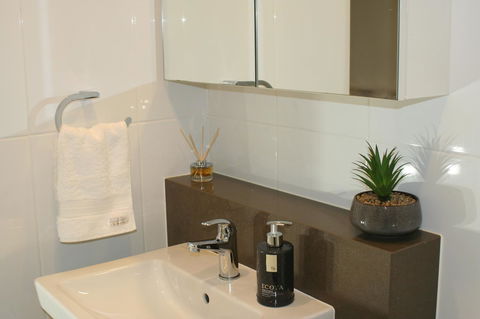 Modern Executive Apt@Barton*1BR*WiFi*Gym*Secure Parking*Canberra - Sydney Resort 3