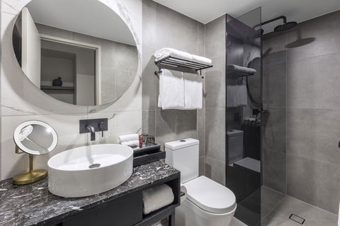 Deco Hotel Canberra - Sydney 4u 6