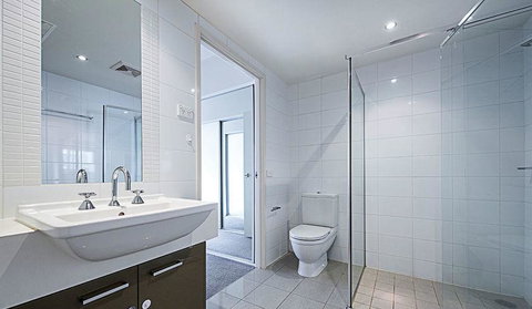 Spacious 1BR Stylish New Acton Apartment +Parking - Sydney Resort 3