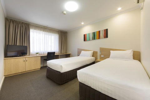 Ramada Encore Belconnen - Sydney 4u 5
