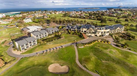 McCracken Country Club - Sydney 4u 1