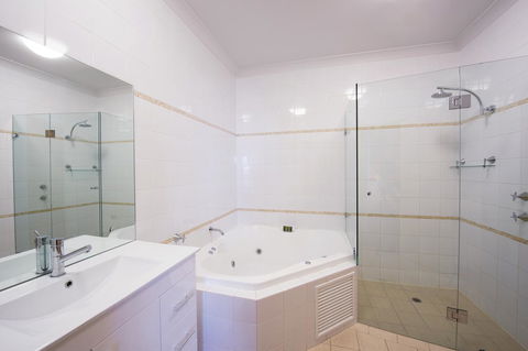 McCracken Country Club - Sydney 4u 30