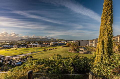 McCracken Country Club - Sydney 4u 5
