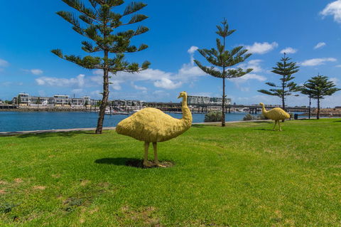 Port Adelaide Harbourside House - Sydney 4u 11