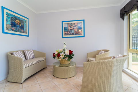Port Adelaide Harbourside House - Sydney 4u 4