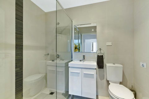 Lakeside Waterfront Apartment The Entrance - Sydney 4u 11