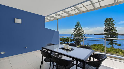 Lakeside Waterfront Apartment The Entrance - Sydney 4u 32