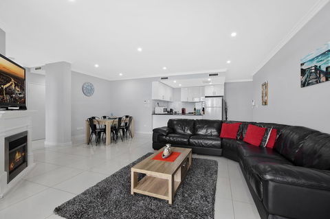 Lakeside Waterfront Apartment The Entrance - Sydney 4u 4