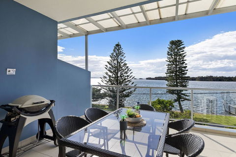 Lakeside Waterfront Apartment The Entrance - Sydney 4u 30