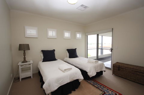 Wallaroo Marina Apartments - Sydney 4u 42