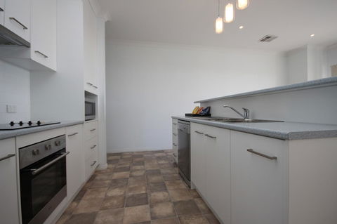 Wallaroo Marina Apartments - Sydney 4u 24