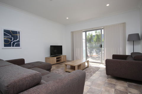 Wallaroo Marina Apartments - Sydney 4u 28