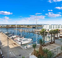 Port Adelaide Executive Waterfront Apartment - Accommodation Sydney