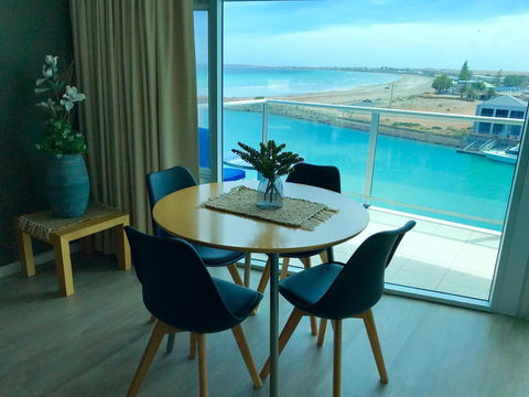 Ocean View Luxury Apartment & Suite - Sydney 4u 21