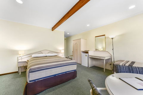 William Macintosh Motor Lodge - Sydney 4u 23