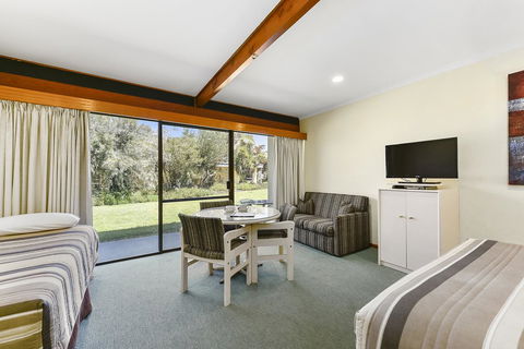 William Macintosh Motor Lodge - Sydney 4u 24