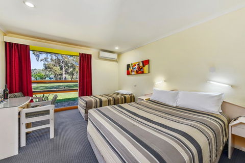 William Macintosh Motor Lodge - Sydney 4u 11