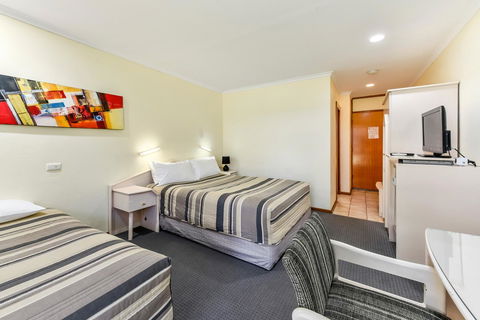William Macintosh Motor Lodge - Sydney 4u 10