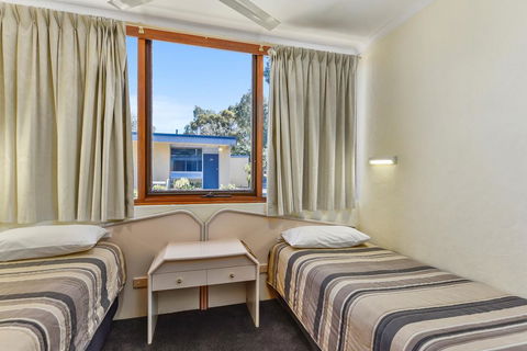 William Macintosh Motor Lodge - Sydney 4u 21