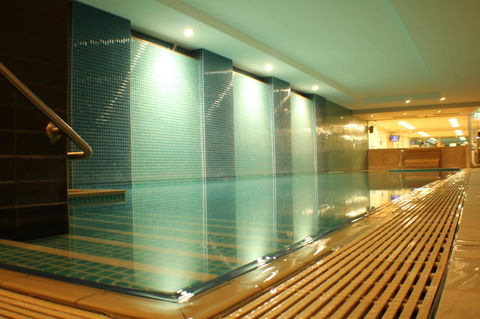 Beachside Luxury Apartments One & Two Bedroom In Beachfront Oaks Pier Building - Sydney 4u 34