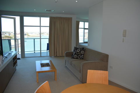 Wallaroo Marina Luxury Apartment - Sydney 4u 26