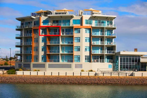 Wallaroo Marina Luxury Apartment - Sydney 4u 0